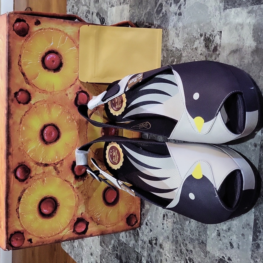 Hot Chocolate Design Black Birds Sandal - Picture 8 of 16